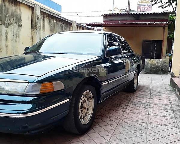 Bán Ford Crown Victoria sản xuất 1995, màu xanh lam, nhập khẩu nguyên chiếc, 130tr