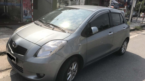 Chính chủ bán Toyota Yaris 1.3L AT đời 2007, màu bạc