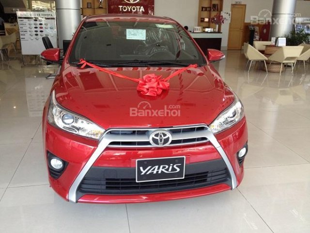 Bán ô tô Toyota Yaris E đời 2017, màu đỏ, xe nhập