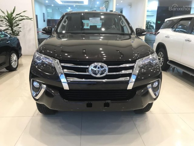 Toyota Fortuner 4x4V màu đen - Nhập khẩu nguyên chiếc, bảo hành 3 năm - Đại lý Toyota Mỹ Đình