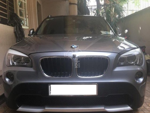 Cần bán xe BMW X1 sản xuất 2010, màu xám (ghi), nhập khẩu nguyên chiếc