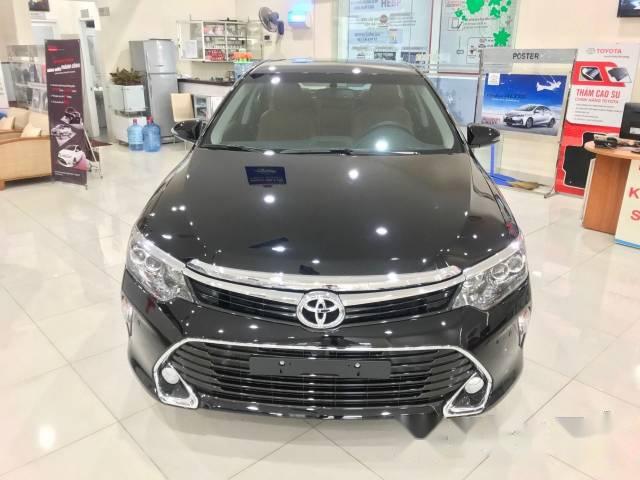 Bán Toyota Camry 2.5Q năm 2017, màu đen