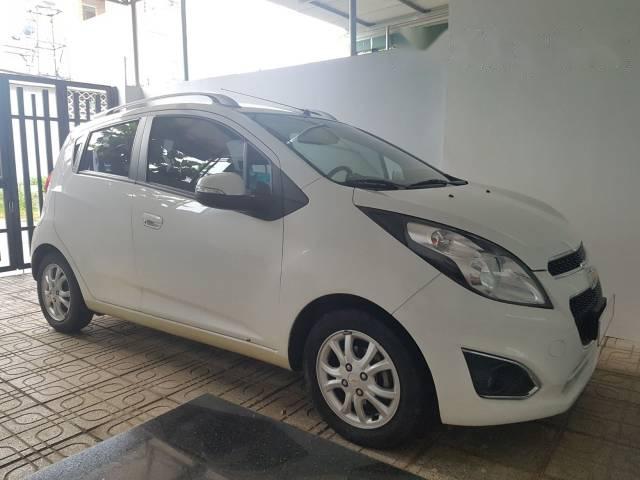 Bán Chevrolet Spark AT đời 2015, màu trắng số tự động giá cạnh tranh