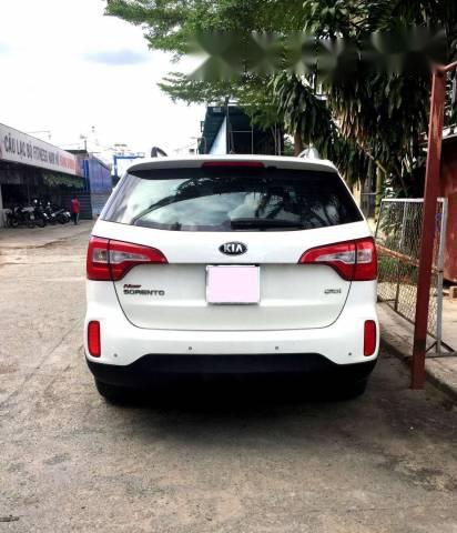 Cần bán lại xe Kia Sorento đời 2014, màu trắng giá cạnh tranh