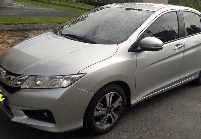 Bán xe Honda City 1.5AT đời 2016, màu bạc xe gia đình