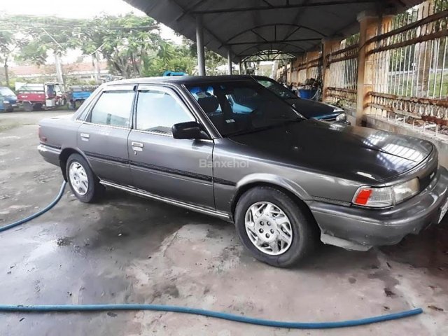 Bán xe Toyota Camry 2.0 MT năm 1990, màu xám, nhập khẩu nguyên chiếc, 90tr