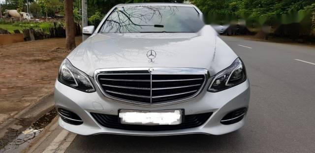 Bán Mercedes E200 sản xuất 2014, màu bạc