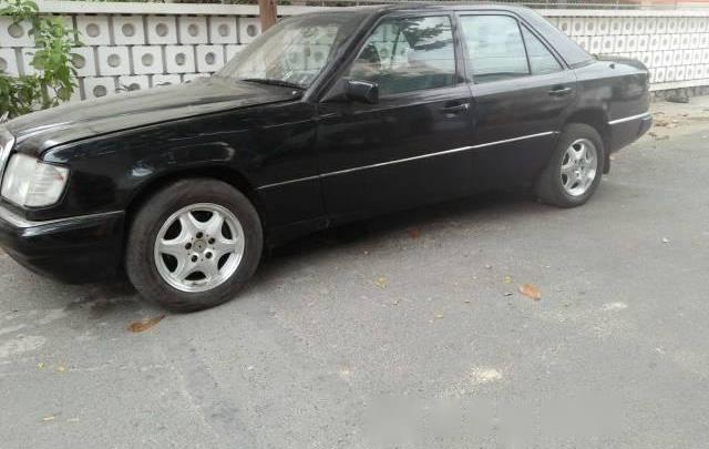 Cần bán lại xe Mercedes E300 đời 1987, màu đen số tự động, 79tr