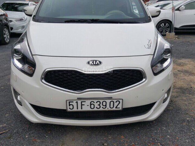 Cần bán xe Kia Rondo sản xuất 2016, màu trắng, giá tốt