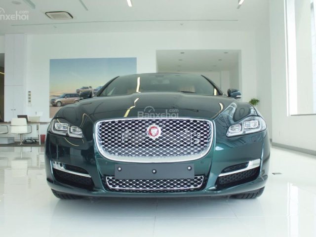 Bán giá xe Jaguar XJL Porfolio 2017 AT, màu xanh, màu trắng xe nhập giá tốt giao ngay