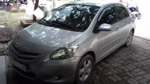 Cần bán lại xe Toyota Vios đời 2008, màu bạc