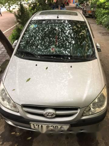 Cần bán gấp Hyundai Getz đời 2007, màu bạc số tự động, giá 240tr