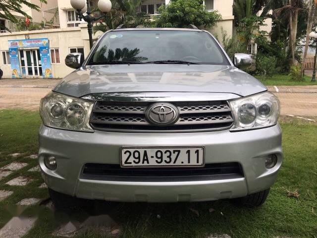 Bán ô tô Toyota Fortuner V đời 2009, màu bạc như mới giá cạnh tranh