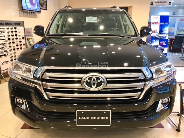 Toyota Land Cruiser VX 4.6 V8 AT đời 2017, nhập khẩu nguyên chiếc chính hãng từ Nhật Bản