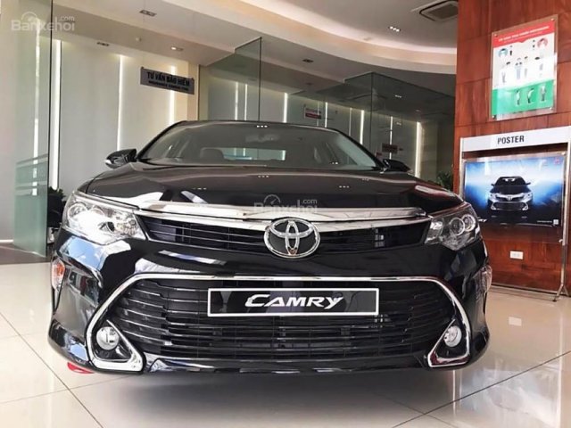 Cần bán Toyota Camry Q đời 2017, màu đen