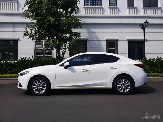 Cần bán Mazda 3 1.5L đời 2016, màu trắng