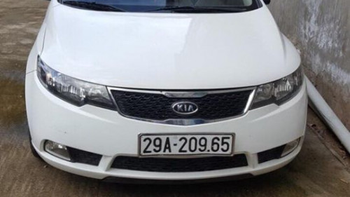 Cần bán lại xe Kia Forte AT đời 2011, màu trắng, giá chỉ 415 triệu