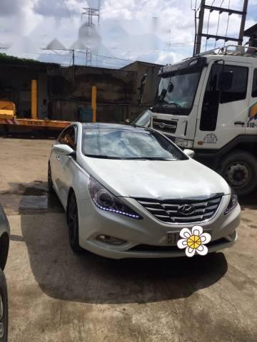 Bán xe Hyundai Sonata đời 2011, màu trắng 