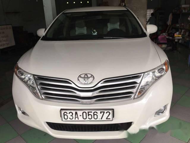 Cần bán xe Toyota Venza đời 2010, màu trắng, nhập khẩu nguyên chiếc giá cạnh tranh