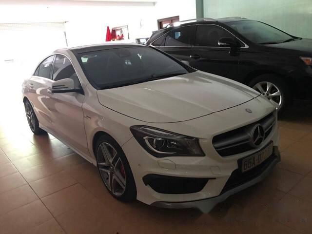 Cần bán xe Mercedes CLA 45AMG đời 2015, màu trắng