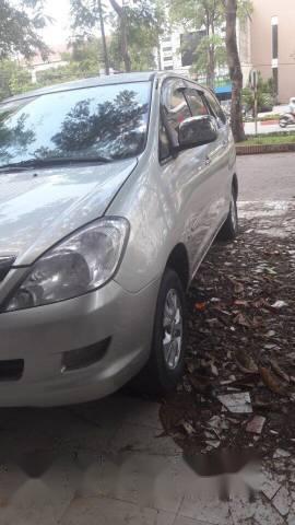 Cần bán Toyota Innova sản xuất 2006, màu bạc, giá tốt