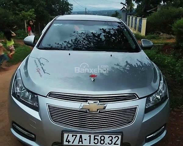 Bán gấp Chevrolet Cruze LS 1.6 MT sản xuất 2010, màu bạc, 345tr