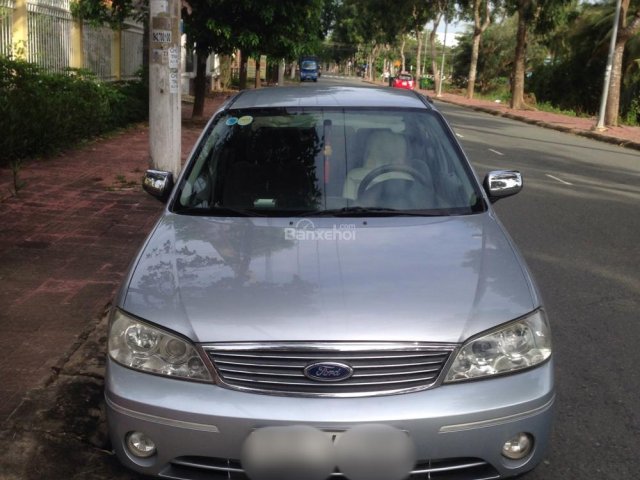 Cần bán xe Ford Laser MT đời 2004, màu bạc, 1 đời chủ