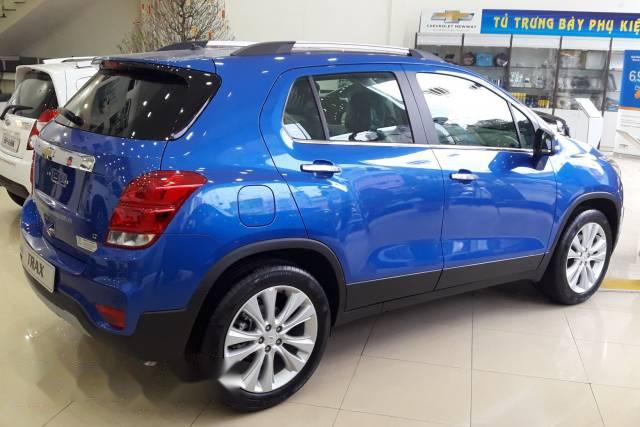 Cần bán Chevrolet Trax sản xuất 2017, màu xanh 