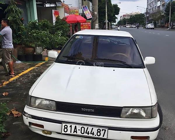 Cần bán gấp Toyota Corolla 1.5 MT đời 1990, màu trắng, nhập khẩu nguyên chiếc