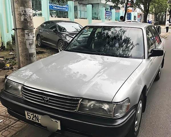 Cần bán gấp Toyota Cressida đời 1992, màu bạc, nhập khẩu nguyên chiếc, giá chỉ 240 triệu