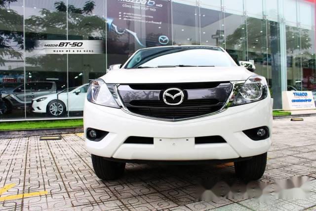 Bán Mazda BT 50 2.2 MT năm 2017, màu trắng