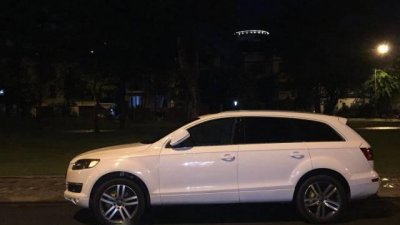 Cần bán Audi Q7 đời 2007, màu trắng