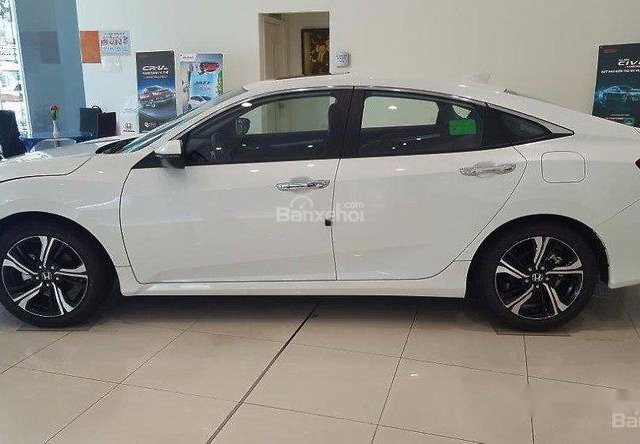 Cần bán xe Honda Civic đời 2017, màu trắng, giá tốt