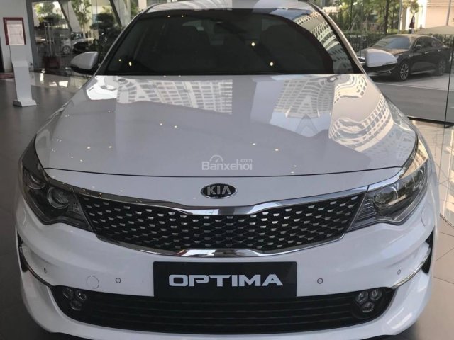 Bán Kia Optima 2.0 GAT sản xuất 2017, màu trắng