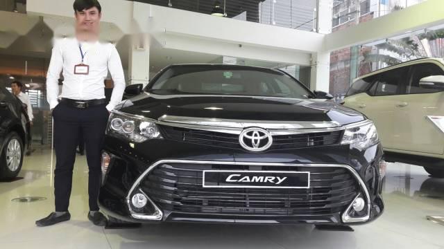 Bán xe Toyota Camry 2.5Q năm 2017, màu đen