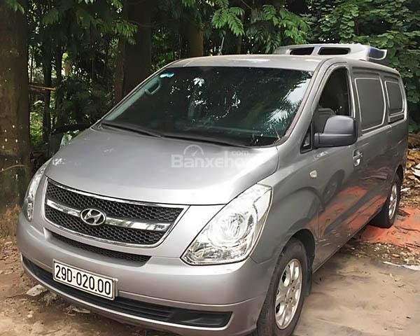 Cần bán Hyundai Grand Starex Van 2.5 MT đời 2011, màu xám, nhập khẩu số sàn, giá 450tr