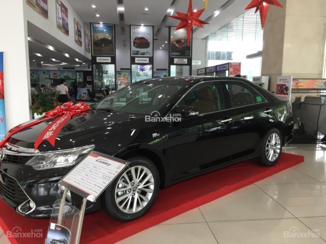 Bán Toyota Camry 2.0E giá rẻ nhất Đồng Nai, trả trước 300tr, lãi suất 5,99%. Tặng bảo hiểm, phụ kiện