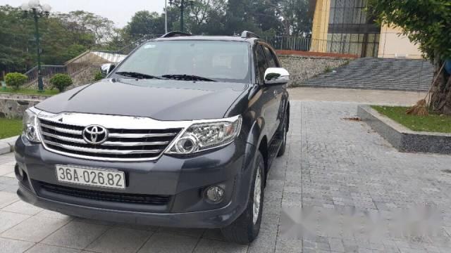 Bán Toyota Fortuner đời 2012, màu xám