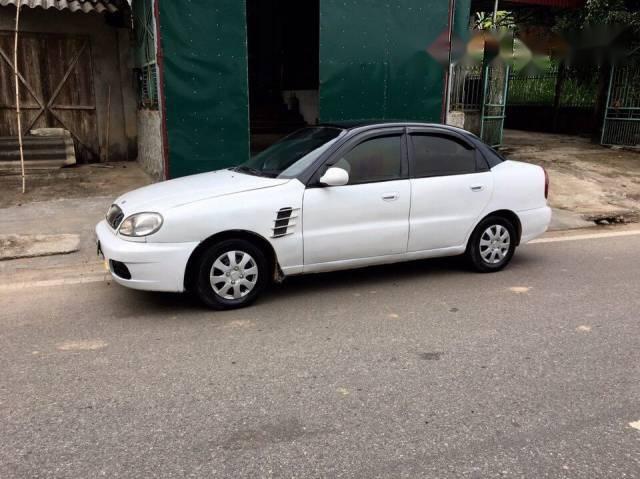 Bán Daewoo Lanos sản xuất 2004, màu trắng như mới giá cạnh tranh