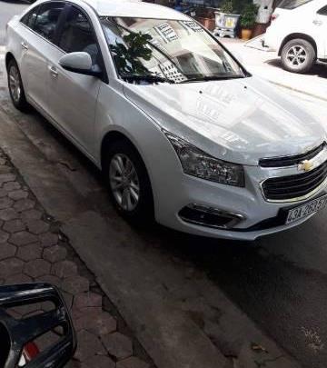 Cần bán xe Chevrolet Cruze đời 2017, màu trắng chính chủ