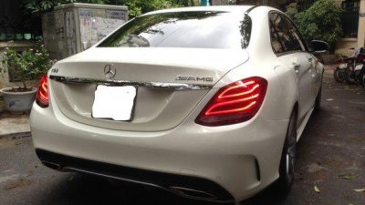 Cần bán Mercedes C250 Exclusive đời 2016, màu trắng