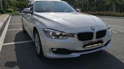 BMW 3 Series 320i đời 2015, màu trắng, nhập khẩu