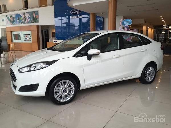 Bán ô tô Ford Fiesta 1.5L AT Titanium 2017, giá hấp dẫn nhất hiện nay