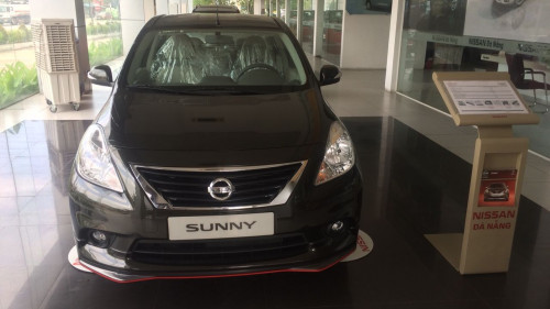 Cần bán Nissan Sunny 1.5 AT đời 2017, màu đen, 518 triệu