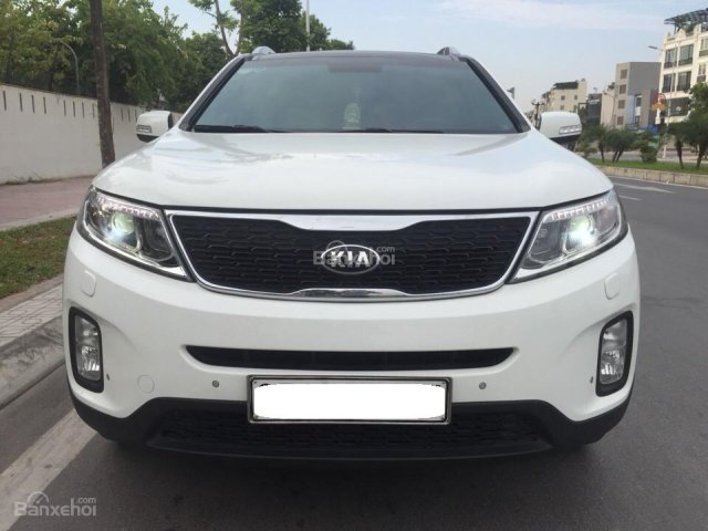 Cần bán Kia Sorento 2.2 CRDI máy ECO 2015, màu trắng xe cực đẹp