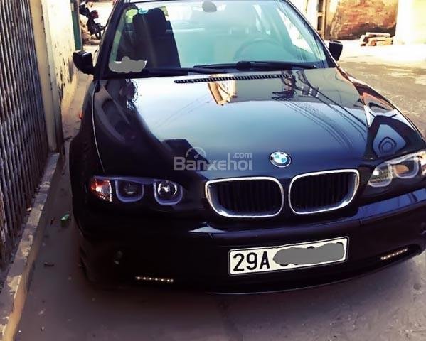 Cần bán gấp BMW 3 Series 318i 2003, màu đen giá cạnh tranh