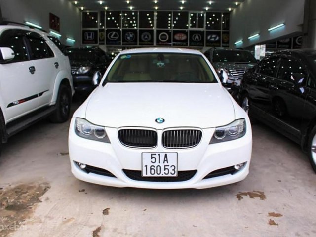 Bán ô tô BMW 3 Series 320i đời 2009, màu trắng, nhập khẩu số tự động, giá chỉ 580 triệu