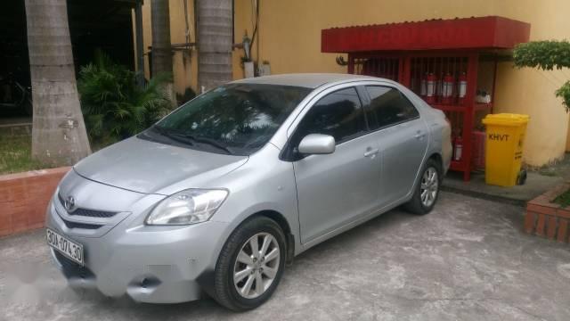 Bán xe Toyota Yaris đời 2008, màu bạc số tự động, 290 triệu