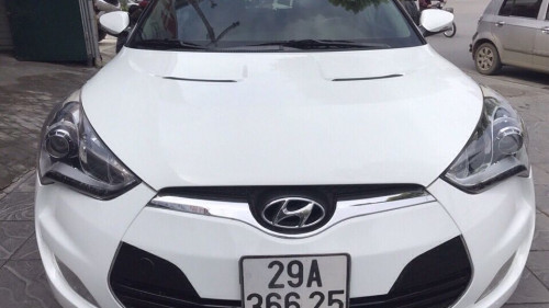 Cần bán Hyundai Veloster 1.6 AT đời 2011, màu trắng