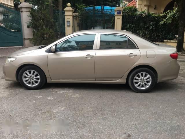 Bán Toyota Corolla đời 2010, màu vàng, xe nhập